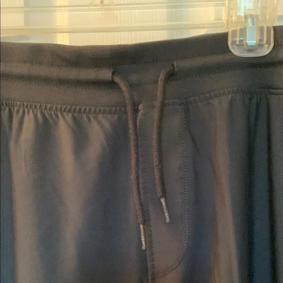 Under Armour Black Relaxed Fit Joggers XXL - Picture 3 of 7
